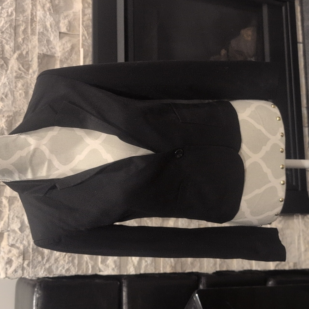 H&M divided Black Cropped Blazer